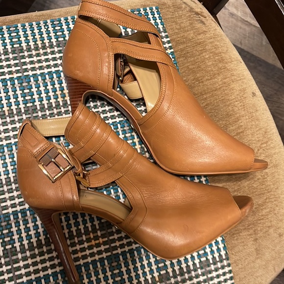 High heals - Picture 2 of 5